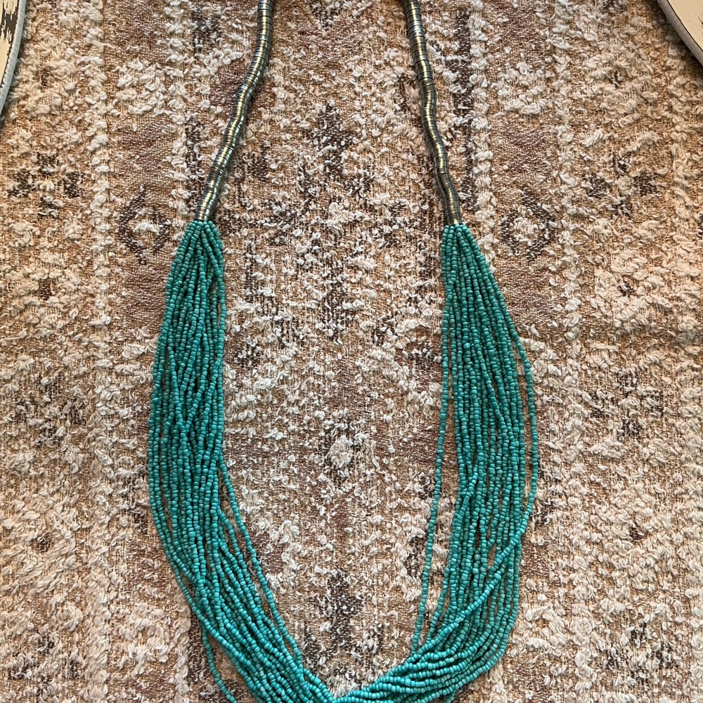 Elegant Turquoise Beaded Necklace